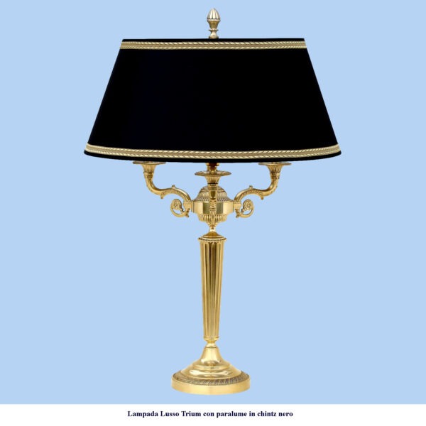 Lampada Lusso classica in ottone modello Trium con paralume nero