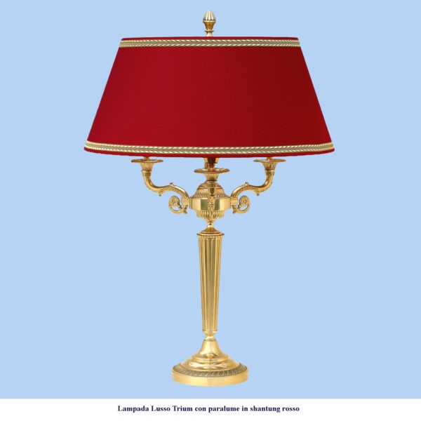 Lampada Lusso classica in ottone modello Trium con paralume rosso